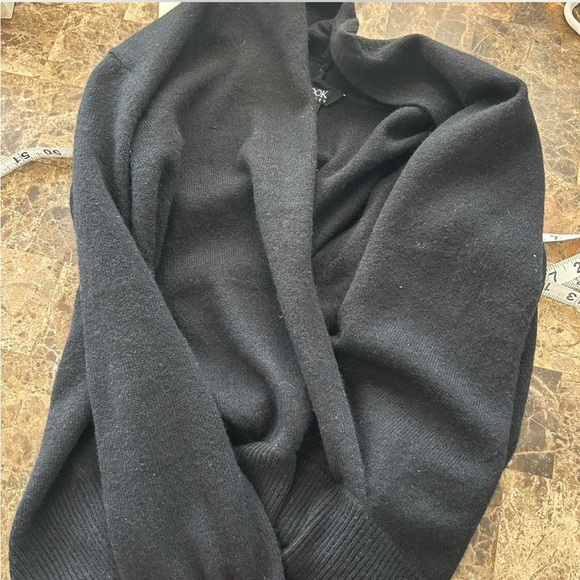 Black Misook 100% cashmere wrap sweater size XS. - Picture 8 of 8